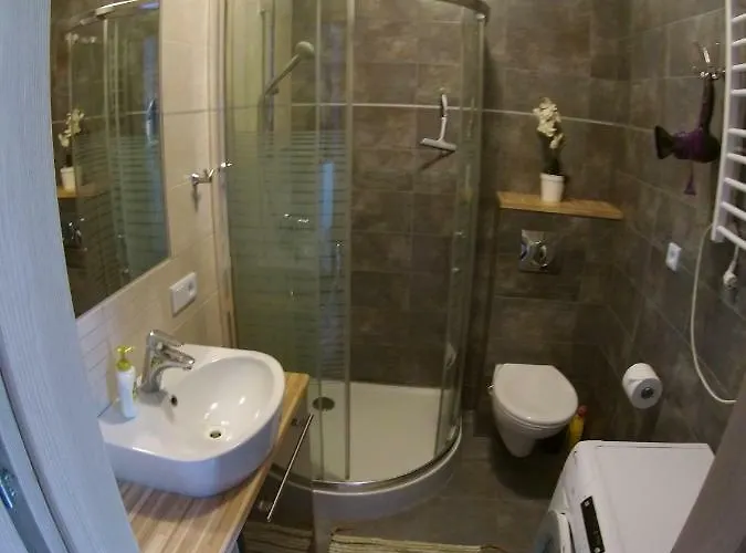 Krakowska 25 포즈난